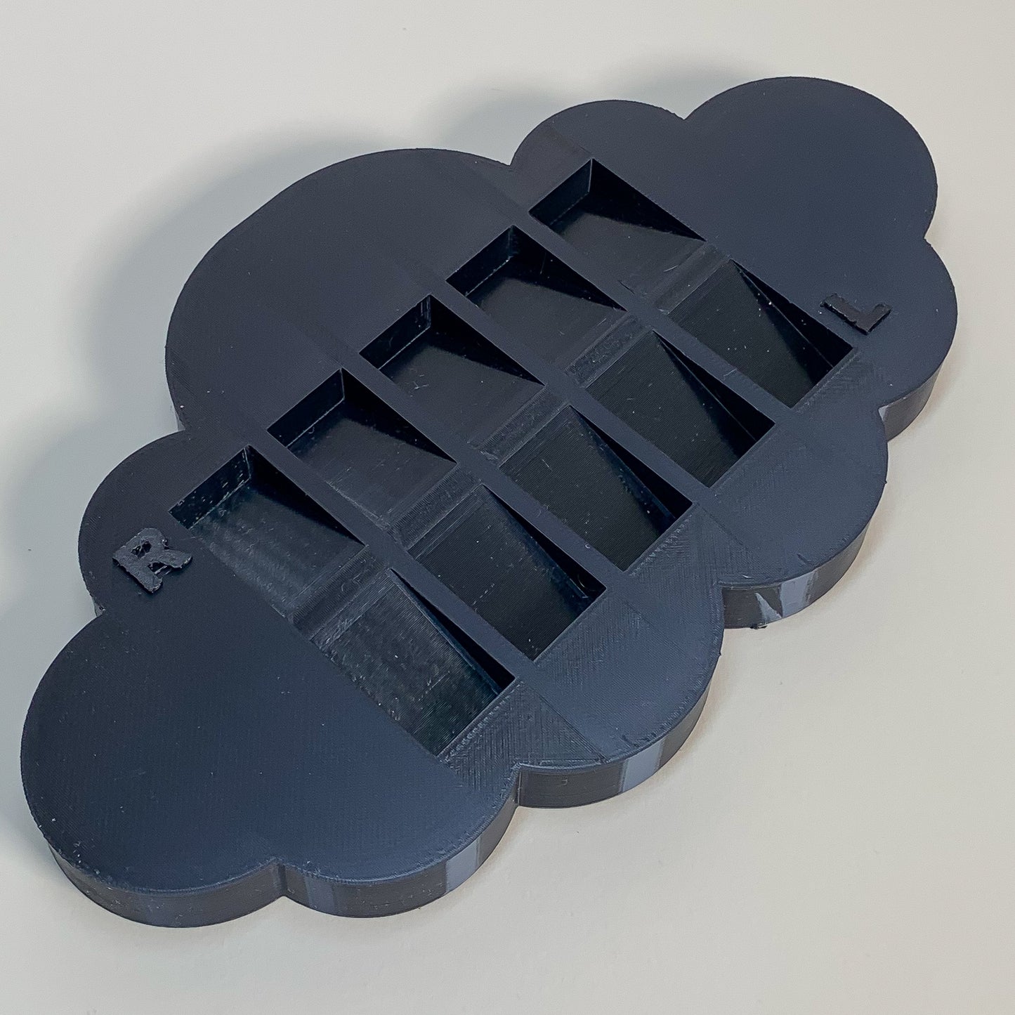 Cloud nail tip tray