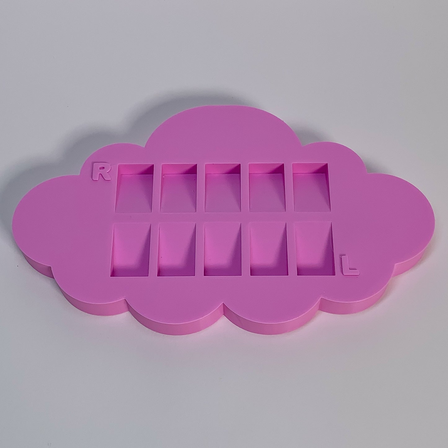Cloud nail tip tray
